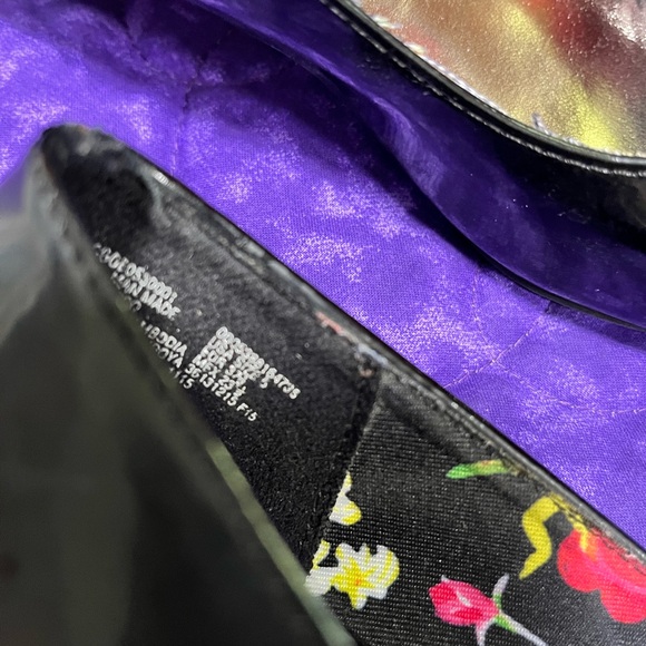 George heels - Picture 2 of 5